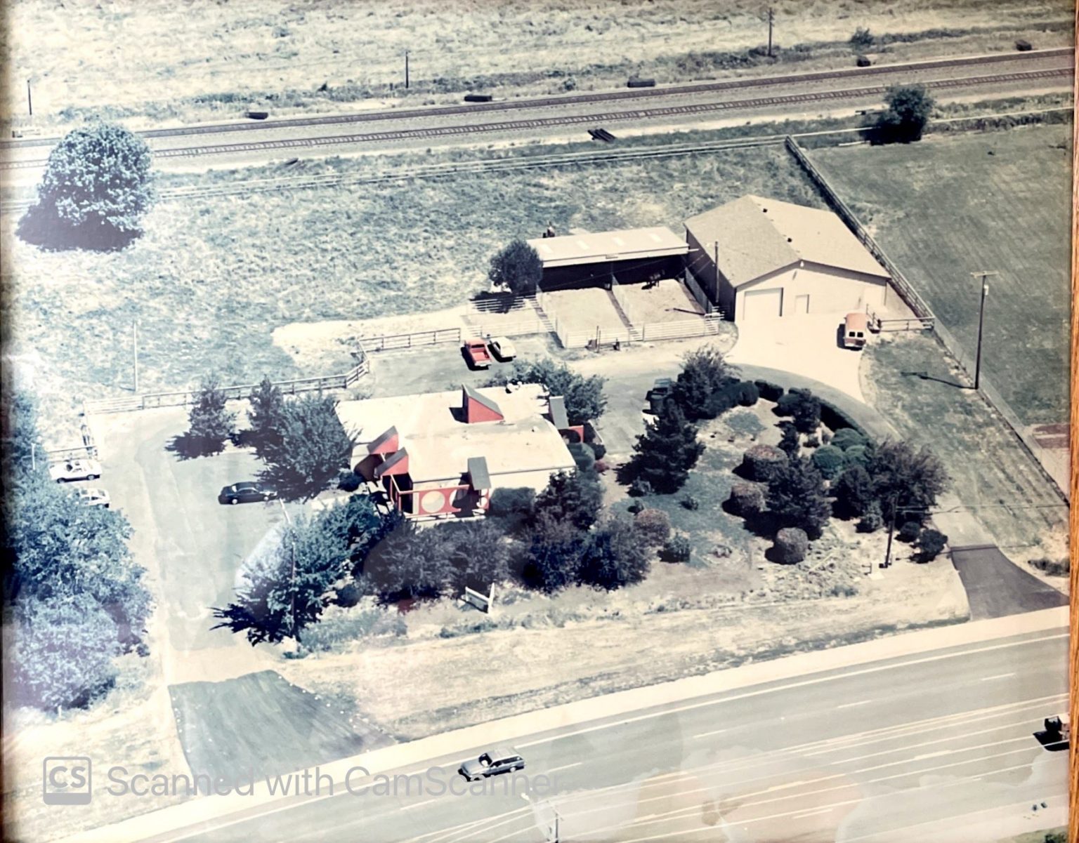 Third photo of Linn Veterinary Hospital with addition of covered outdoor stalls.